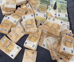 BUY Dollars, Euro,Canadian Dollar, Australian Dollar, pound, indian rupes, yen..